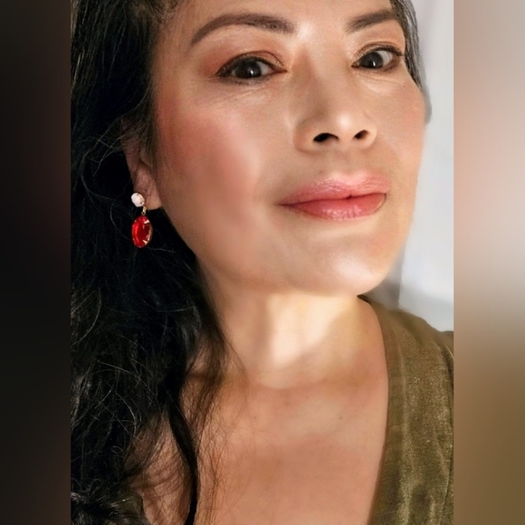 Superior Minimalist Pigeon Blood Red Glass & Powder Pink In Gold Plated Earrings - Picture 7 of 8